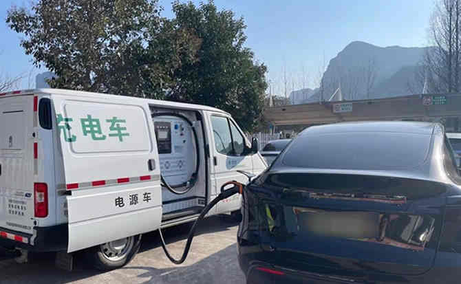 永泰汽车搭电